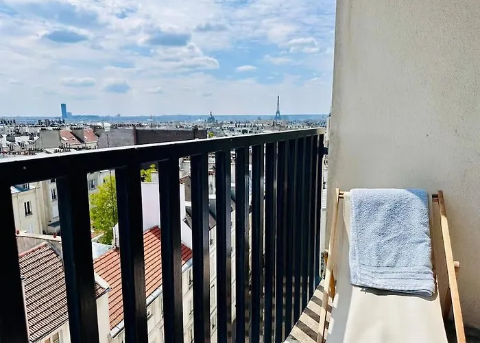 Apartment With Tour Eiffel View And Montmartre